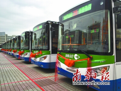 汕头首个电动公交车充电站投入使用.jpg